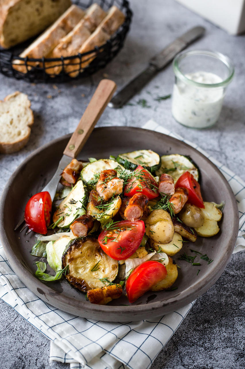 Pannisalat toorvorstiga