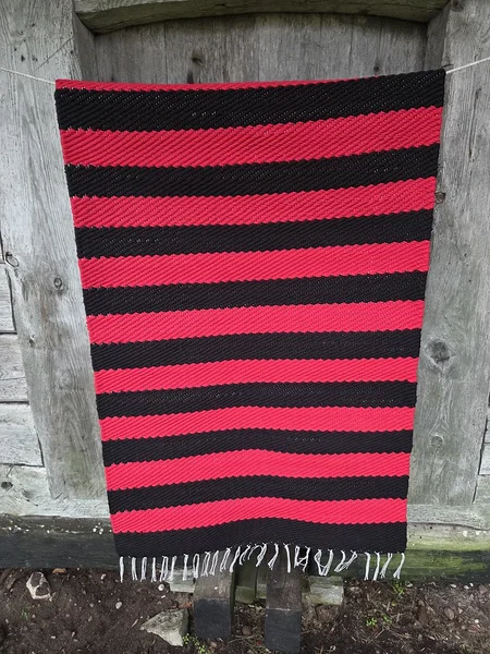 Tellitud vaip, toimne, Kihelkonna khk, mõõdud 70 X 202 cm