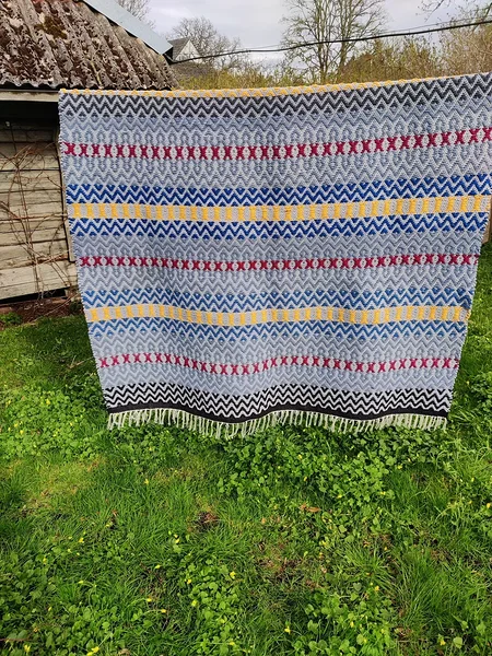 Tellitud suur vaip, sõbakiri 158 X 258 cm