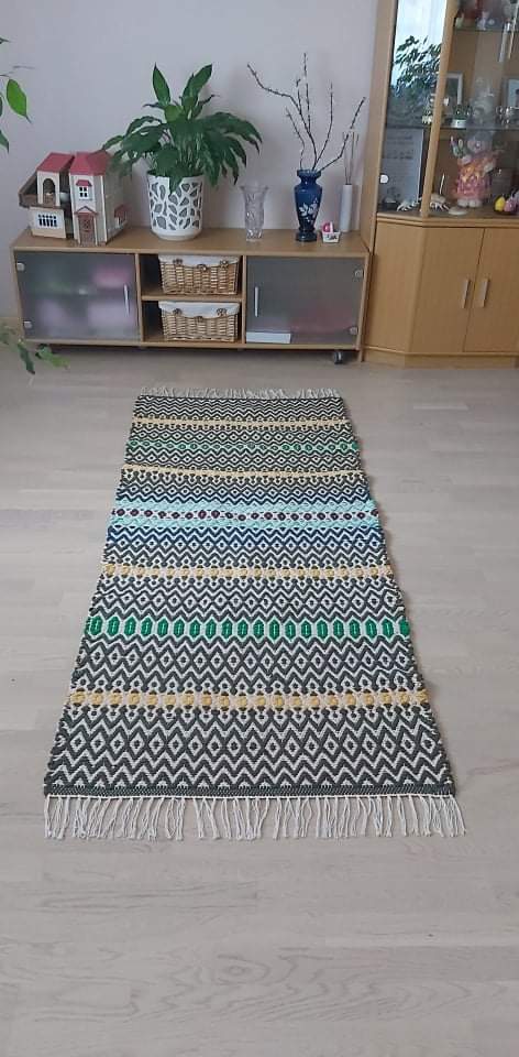 Tellitud vaip, sõbakiri, mõõdud 88 X  200 cm