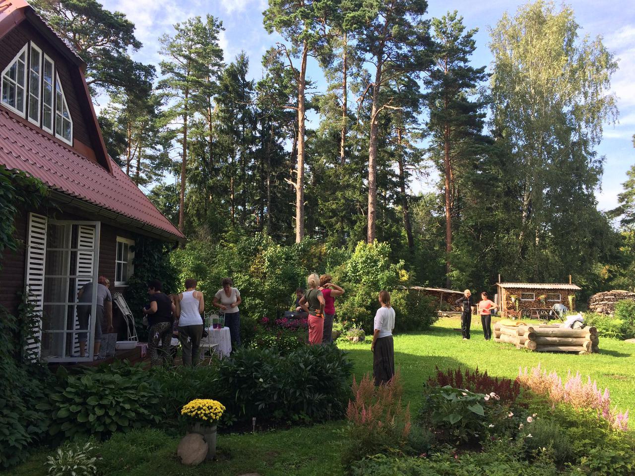 Muruvõimlemine ja mantrate kujundamine Vainupeal 2016 / foto: Mario Luik