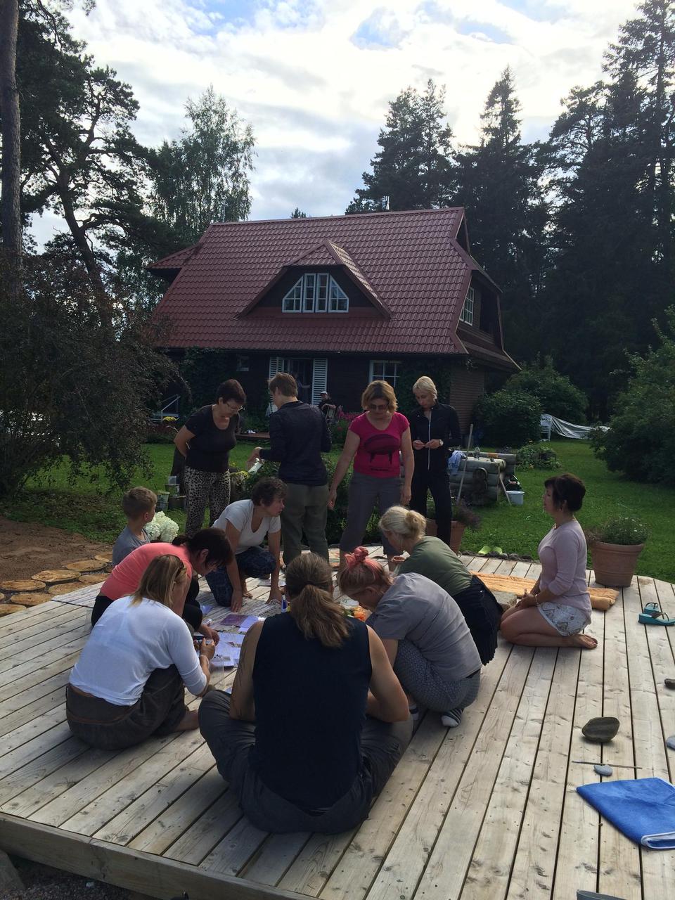 Muruvõimlemine ja mantrate kujundamine Vainupeal 2016 / foto: Mario Luik