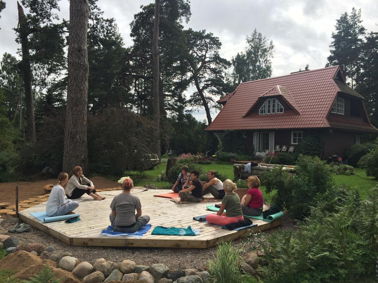 Muruvõimlemine ja mantrate kujundamine Vainupeal 2016 / foto: Mario Luik