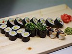 #206 ASSORTII NR IV (18TK) / VEGE / KYOTO, AVOKAADO RULL,  2X WAKAME NIGIRI, 2X OMLETI NIGIRI / 18.50€