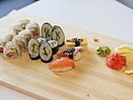 #98 ASSORTII NR I (17TK) / PHILADELPHIA , KURGI MAKI, LÕHE, OMLETI JA ANGERJA NIGIRI / 21.20€