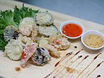 #211 KÖÖGIVILJA TEMPURA / PAPRIKA, SUVIKÕRVITS, PORGAND, ŠIITAKE SEENED, MAGUS-TŠILLIKASTE, UNAGI KASTE, SEESAMISEEMNED / 9.10€