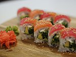 #26 TENZU / TUUNIKALA, LÕHE, TOORJUUST, KURK, AVOKAADO, WAKAME, SEESAMISEEMNED / 10.70€