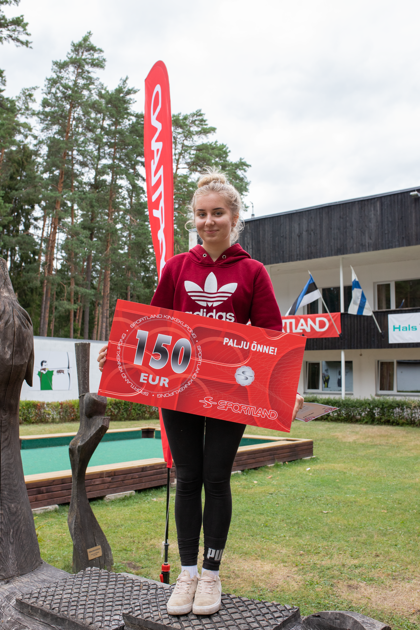 Marleen Riisaar. Parima naispüssilaskuri tiitli võitjale pani auhinna välja ka Sportland!