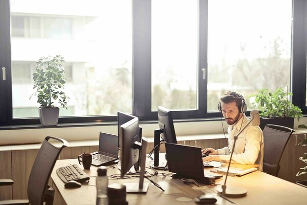 Limiting the amount of email you get can increase productivity and help your virtual project team know what the most important things are. Limiting the amount of email you get can increase productivity and help your virtual project team know what the most important things are.