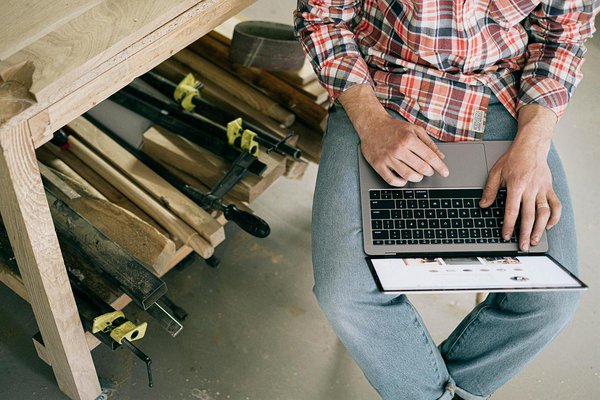tracking output and measuring KPIs is a best practice for managing your virtual team. tracking output and measuring KPIs is a best practice for managing your virtual team.