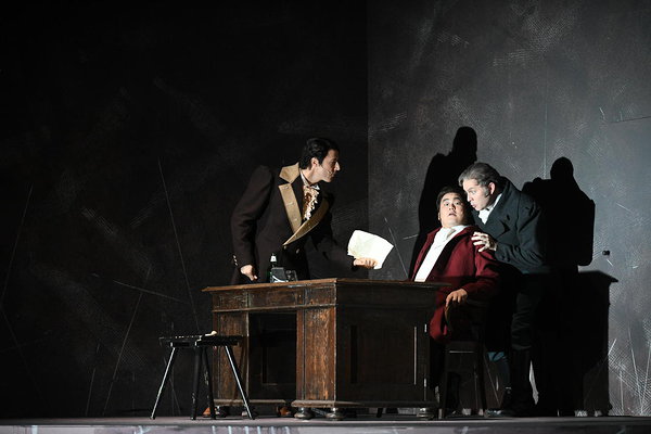 Marco Vassalli (Fernand Mondego), Shin Yeo (Gérard von Villefort), MacKenzie Gallinger (Baron Danglars) ©Foto: Heiko Sandelmann
