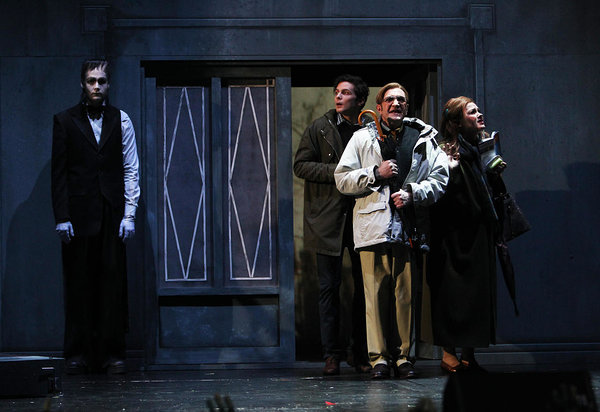 Foto: Jörg Landsberg; Maciej Bittner (Lurch), Felix Freund (Lucas Beineke), Genadijus Bergorulko (Mal Beineke), Susann Vent-Wunderlich (Alice Beineke)