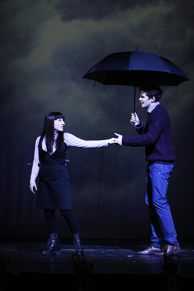 Foto: Jörg Landsberg; Lasarah Sattler (Wednesday Addams), Felix Freund (Lucas Beineke) 