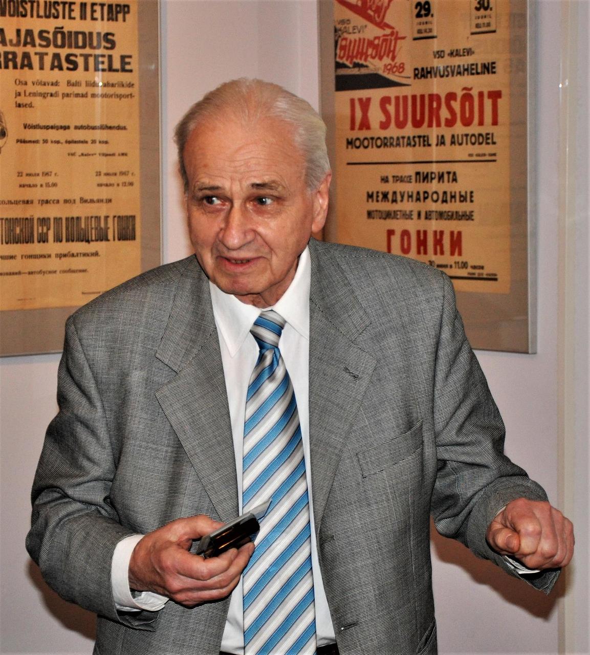 Juhan Maidlo esinemas ESASi ettekandepäeval novembris 2011