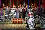 Jason Lee (Beppe), Xavier Moreno (Canio) Marie Smolka (Nedda), Aris Argiris (Tonio), Chor und Extrachor des Tiroler Landestheaters