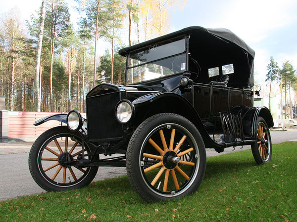 Ford T Touring (1923)