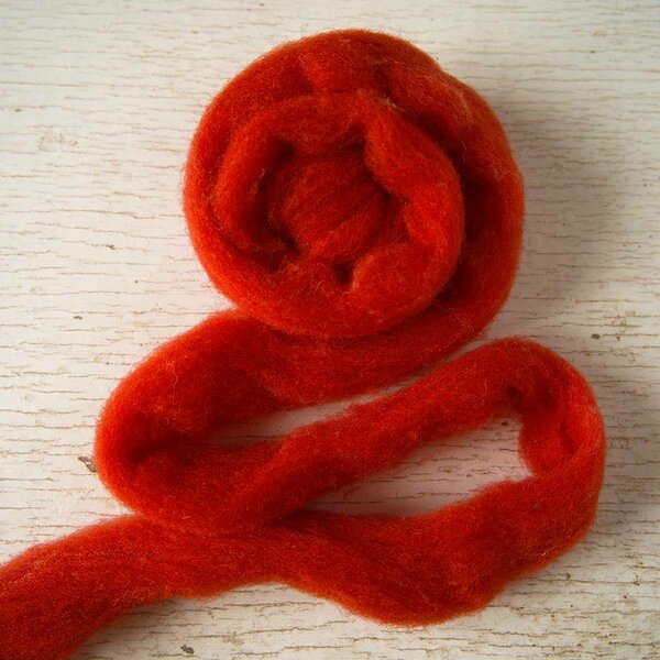 Red Lacaune breed pin-drafted roving 50 g Red Lacaune breed pin-drafted roving 50 g