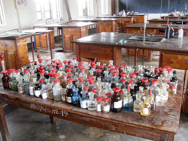 chemistry/biology lab