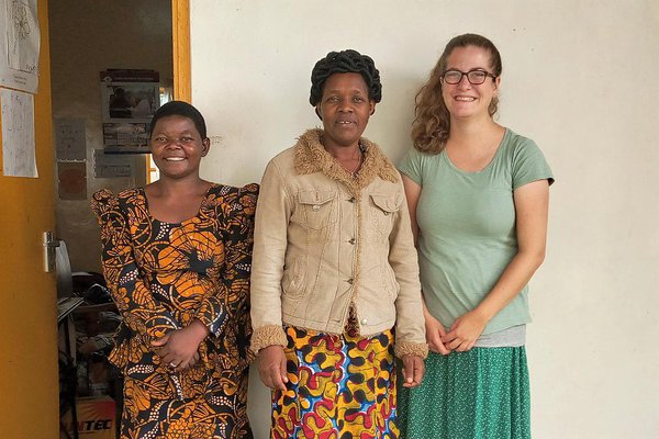 Project leader Bahati Mshani (mid) with Project Assistants Phoebe (left) and Silja Riedmann (right)