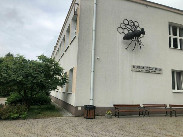Eesti mesinik-koolitajad õppimas Poolas. Mesilaspere Koolitused. MTÜ Alustame Algusest