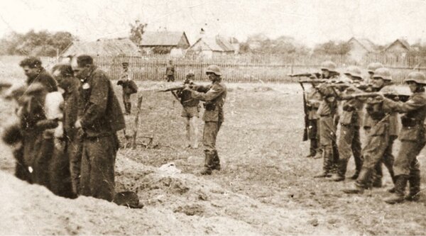  Saksa väed hukkamas Poolas elavaid juute