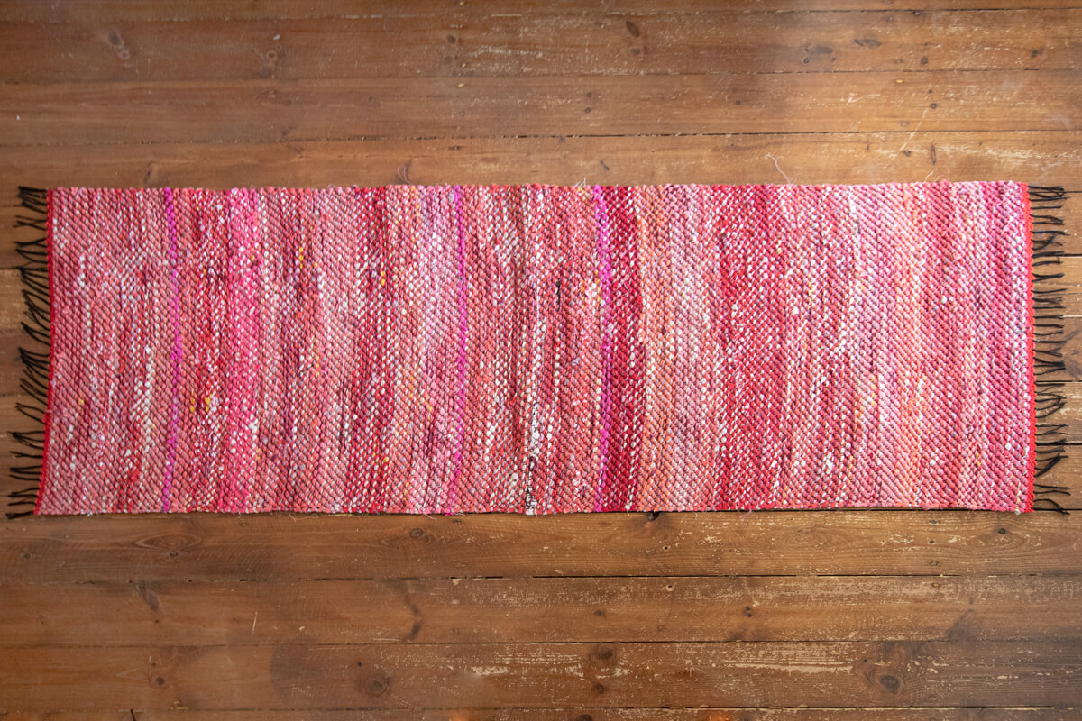 Terra Mama kangastelgedel kootud kaltsuvaip  "Maasikaaeg" Terra Mama kangastelgedel kootud kaltsuvaip  "Maasikaaeg"