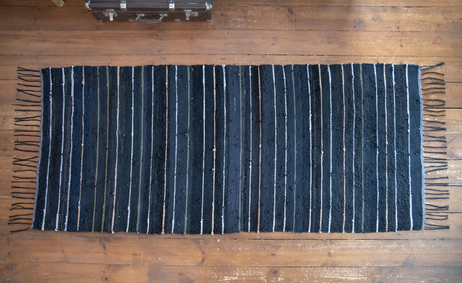 Terra Mama kangastelgedel kootud kaltsuvaip "Tellitult tagasihoidlik nr.2" Terra Mama kangastelgedel kootud kaltsuvaip "Tellitult tagasihoidlik nr.2"