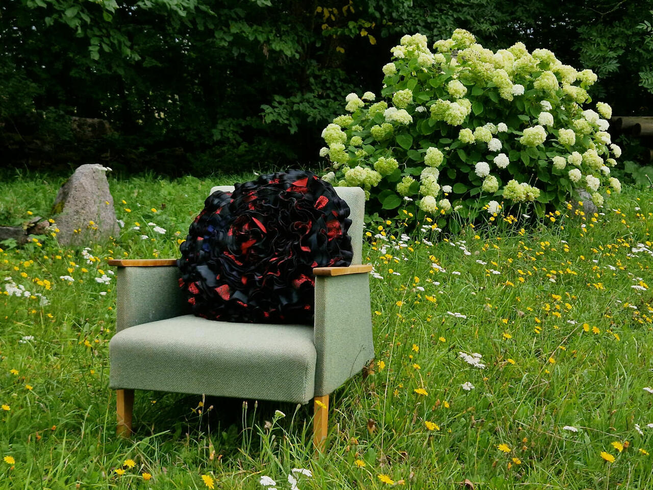 Terra Mama ümmargune volangidega dekoratiivpadi "Chachacha" Terra Mama ümmargune volangidega dekoratiivpadi "Chachacha"