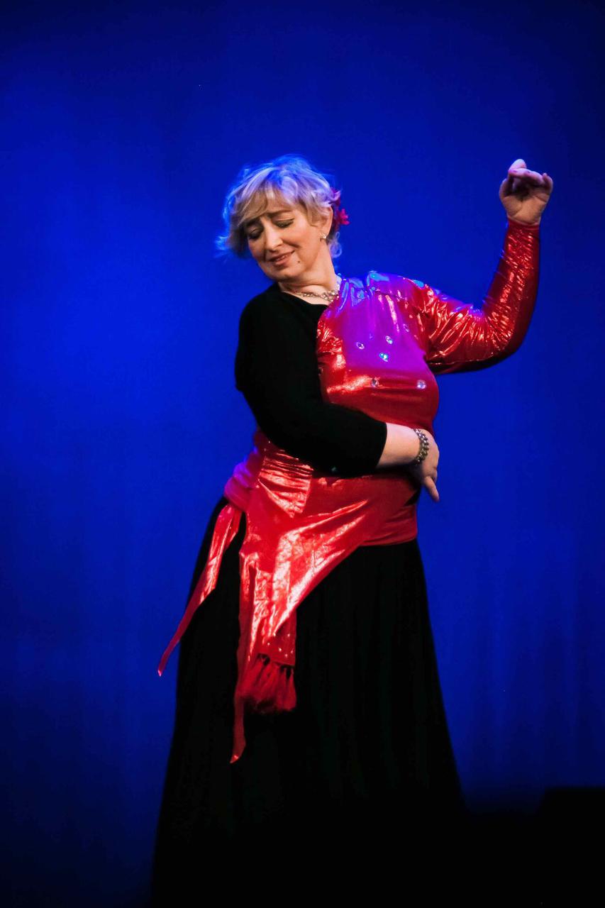 Pille Roosi esineb kõhutantsuga XI Rahvusvahelise Idamaise Tantsu Festivali galakontserdil Tallinnas, 2017. Oksana Goncharuk