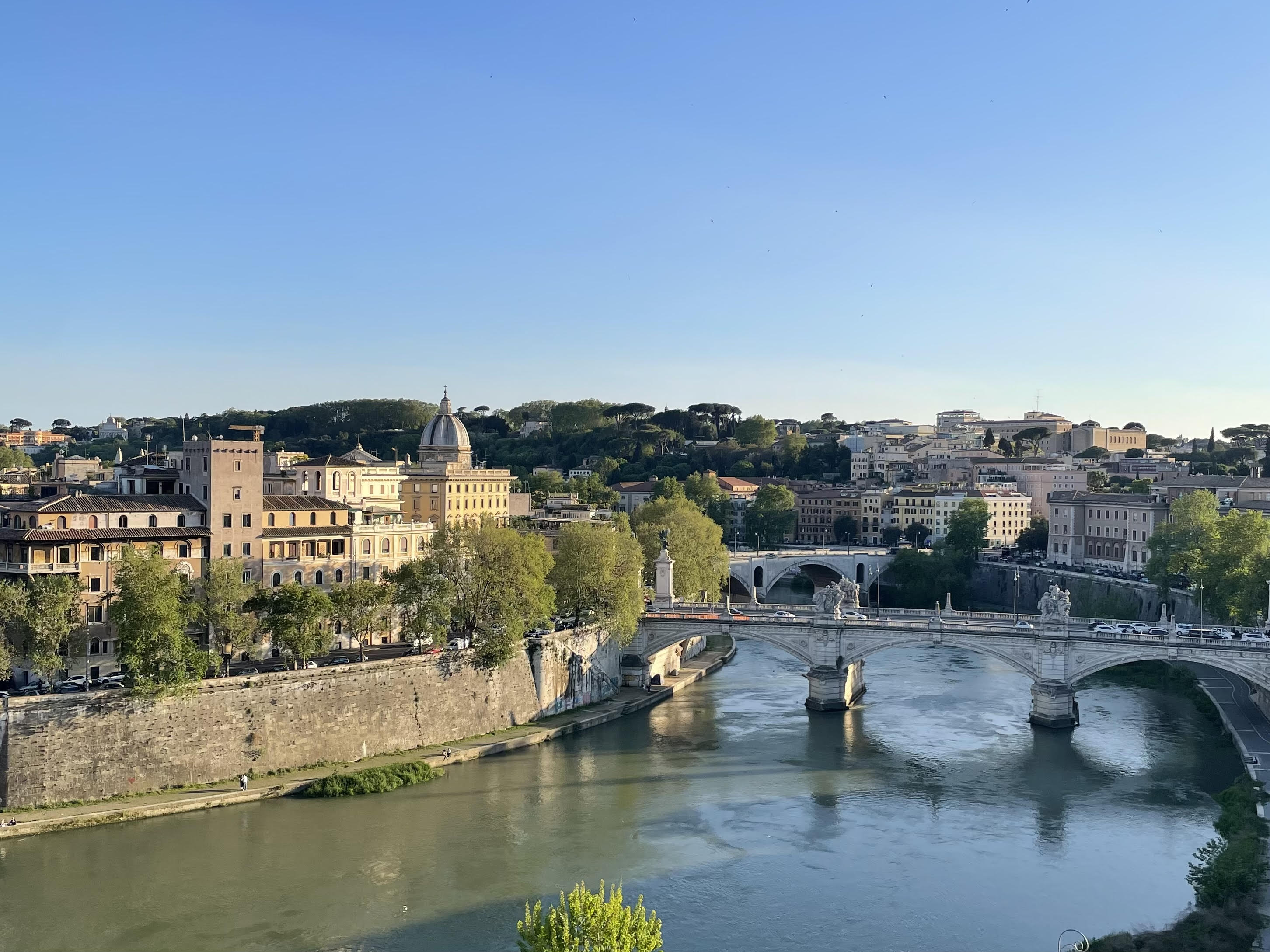 Solo travellers guide to Italy - Ebbani Reyes - Luminata Solo travellers guide to Italy - Ebbani Reyes - Luminata