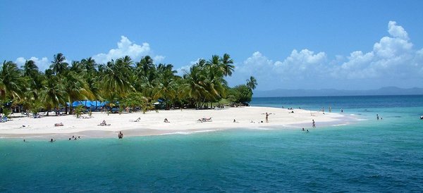 Пляж Cayo Levantado на полуострове Самана
