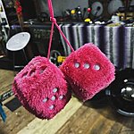 Fuzzy dice pink