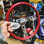 Mooneyes red metalflake steering wheel 13 5 19032026 1