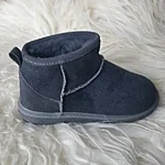 Hall saabas ruut 900