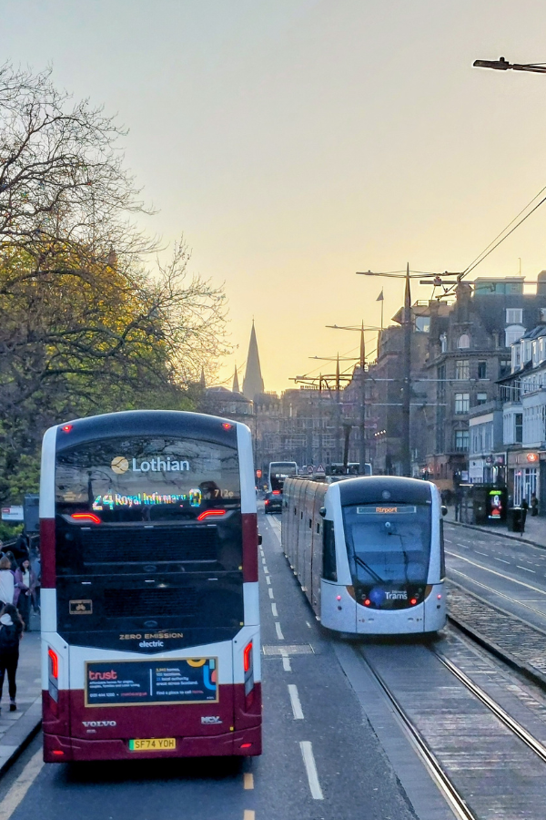 Tram to Edinburgh Airport Tram to Edinburgh Airport