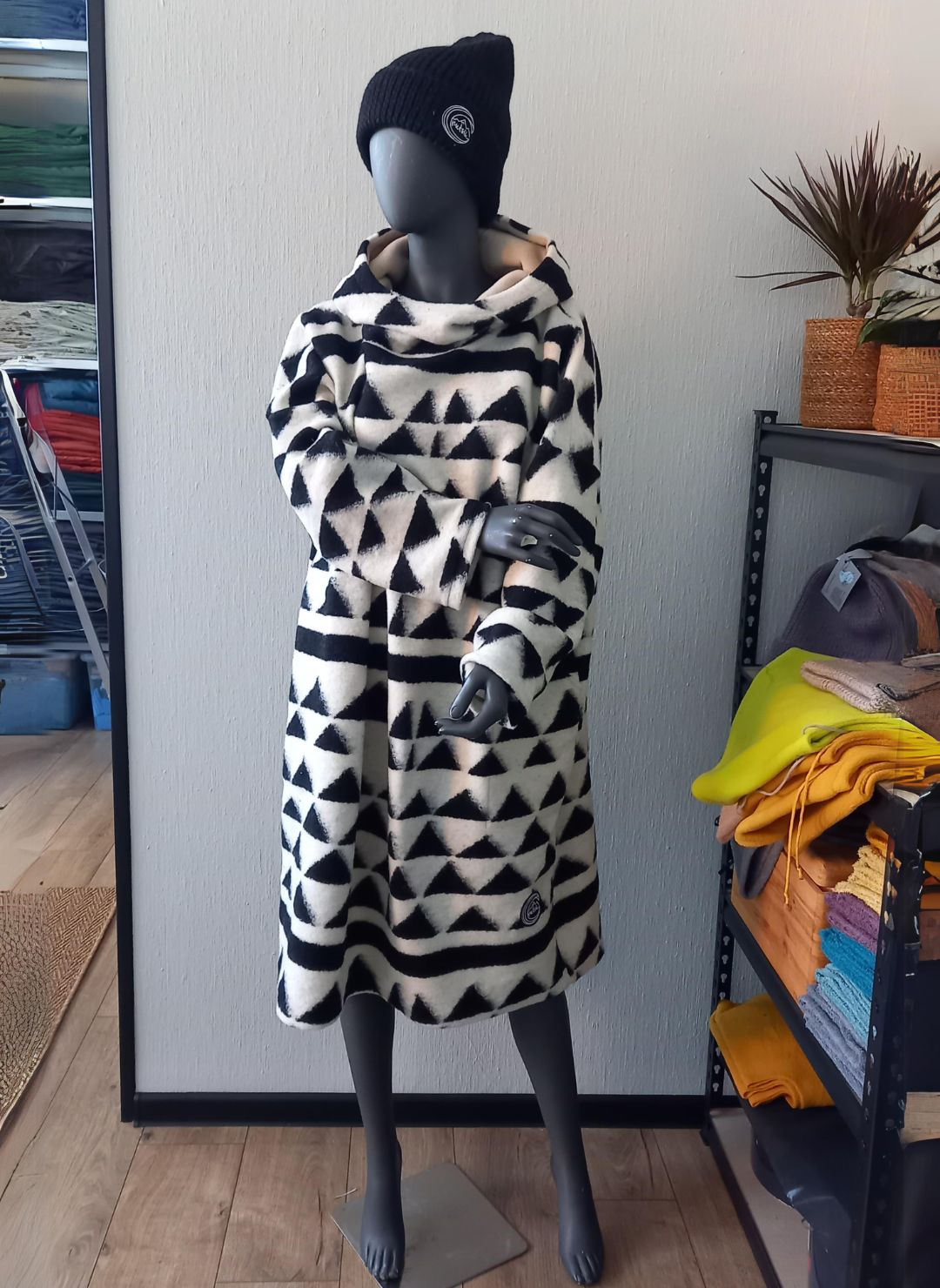 Varrukatega villaponcho Varrukatega villaponcho