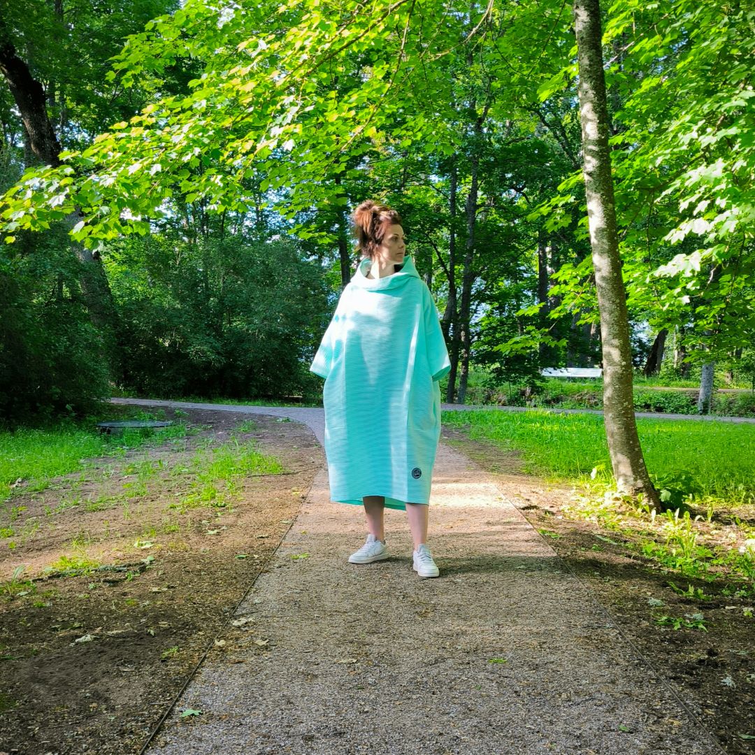 Münt varrukatega vahvelponcho Münt varrukatega vahvelponcho