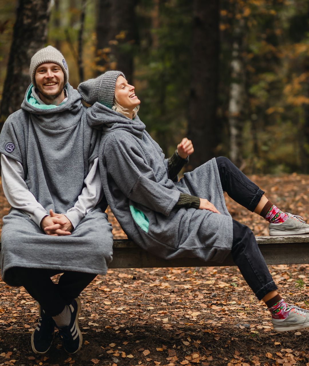 Hall + münt surfiponcho varrukatega Hall + münt surfiponcho varrukatega