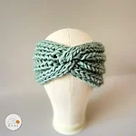 Wool headband chunky knit mint green front rahecraft