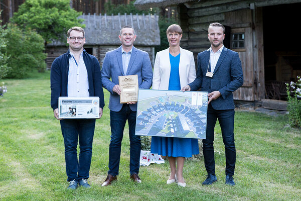 Aasta Tehasemaja 2020 võitjaid õnnitles Eesti Vabariigi president Kersti Kaljulaid. Foto: Kaie Kiil/Eesti Puitmajaliit