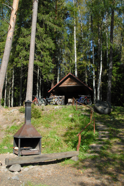 Lake Tündre campfire site - outdoor fireplace