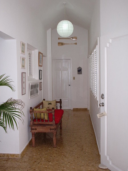 Passageway from livingroom to kitchen
