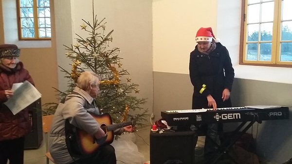 Jõululaulude ühislaulmine Vainupeal (Külast Külla) / foto: Liisa Kuhhi