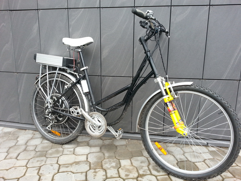 Bike with magic pie 2 motor, 6 fet sensorless controller and LiFePo4 48v 10 Ah battery.