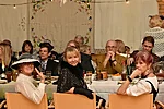 Seinal on Saare Aili käsitööd