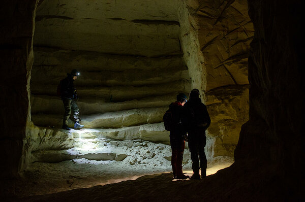 Nahkhiirte uurijad viivad Piusa koobastes läbi talvist nahkhiirte loendust  Foto: Rauno Kalda 