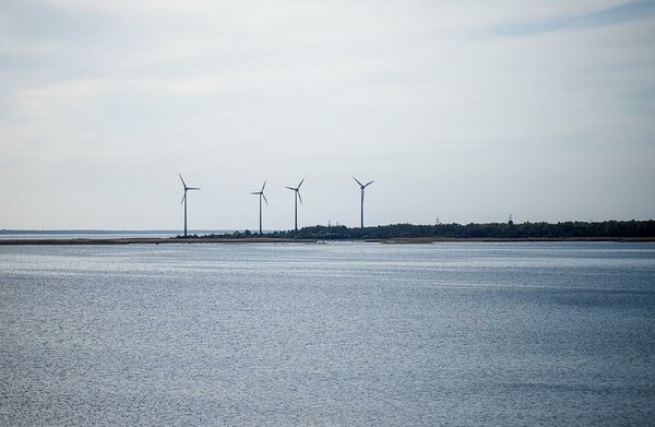 Tuulegeneraatorid Puhtu-Laelatul. Foto: Katre Liiv