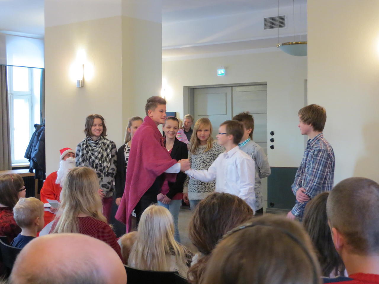 25. detsember 2014 5. - 8. klassi rühma etteaste jõuluvanale pühapäevakooli jõulupuul