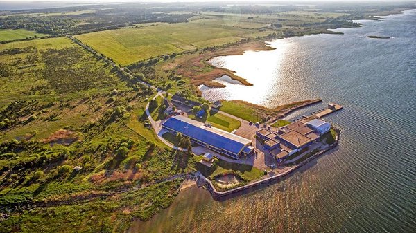 Vettel&#x27;s harbour and production complex 