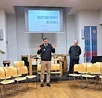 Derek Bonin-Bree présentant Tristan Lapoussière, spécialiste de bandes-dessinées écossaises, 14 février 2026